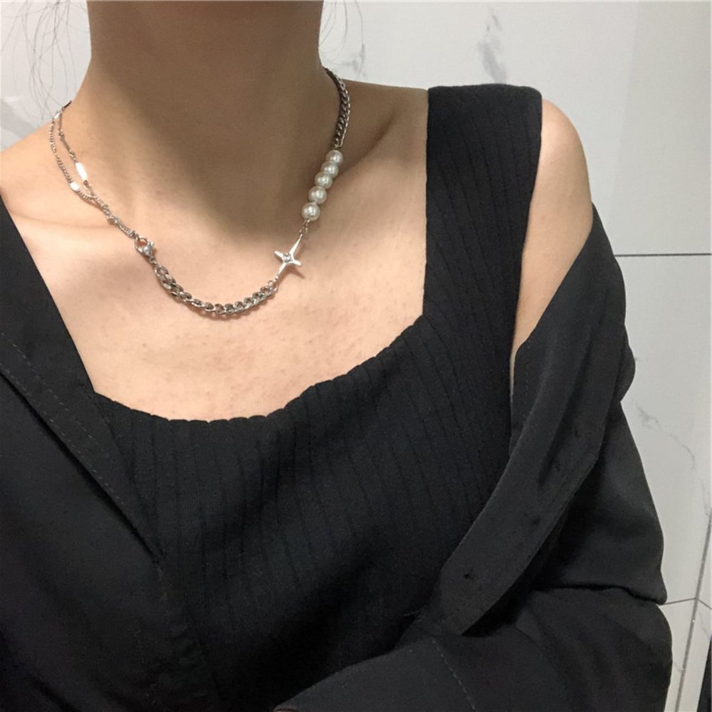 Star and Pearls Necklace - Picture 2 of 9